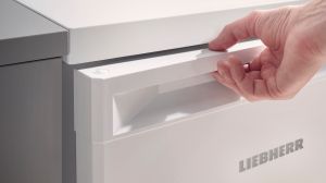 Малък хладилник Re 1201 Pure