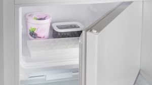 Вграден хладилник с EasyFresh и кошница за бутилки, IRDdi 5121 Plus