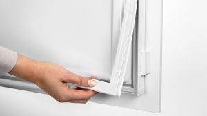 Вграден хладилник с EasyFresh и кошница за бутилки, IRDdi 5121 Plus