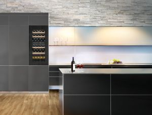 Мултитемпературен охладител за вино за вграждане, EWTgb 2383 Vinidor